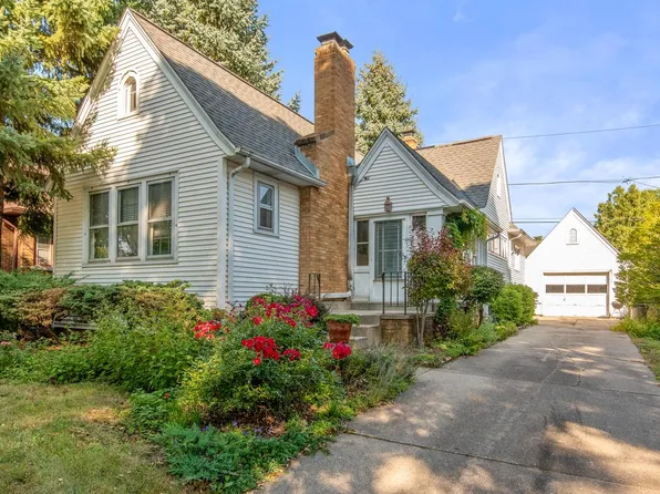 2538 North 66th STREET, Wauwatosa, WI 53213