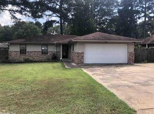 6717 Woodfield Rd, Little Rock, AR 72209