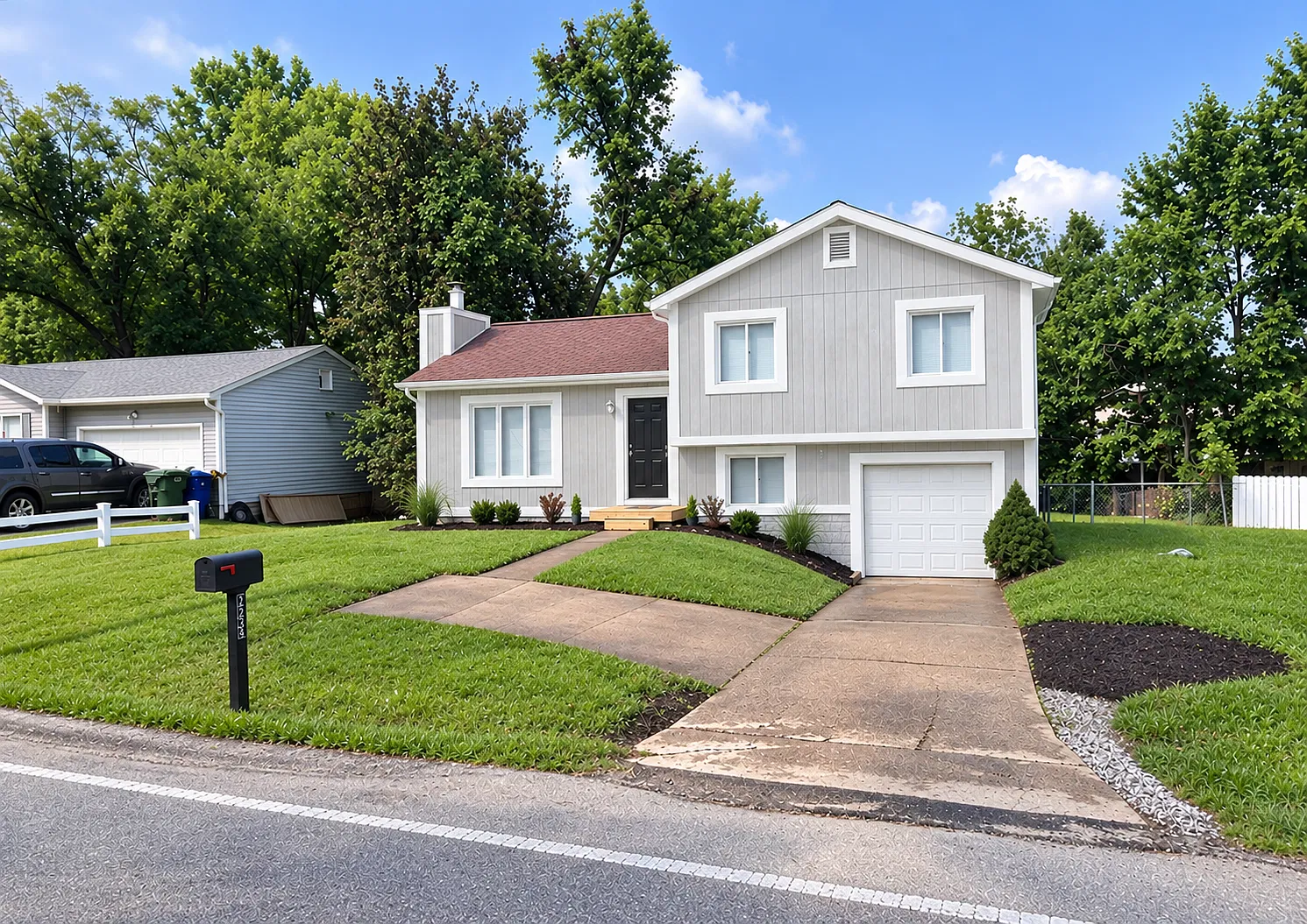 3 bed, 1.5 bath, 1238 sqft, $2,200 — Photo 1