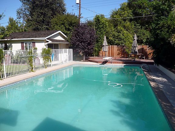 4th image of 1300 Los Molinos Way