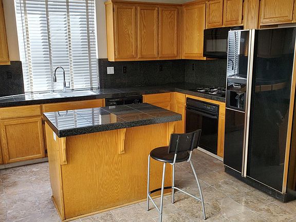 5th image of 818 Date Palm Ct