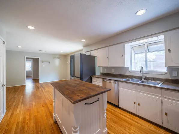 11030 Paddock Cir, Dallas, TX 75238