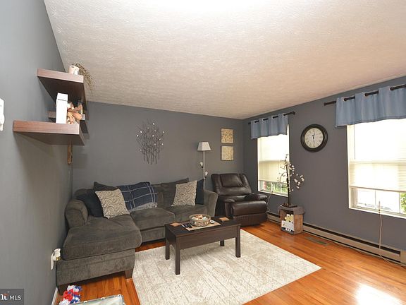 3rd image of 222 Carroll Dr