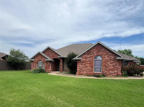 2354 Blue Spruce Dr, Blanchard, OK 73010