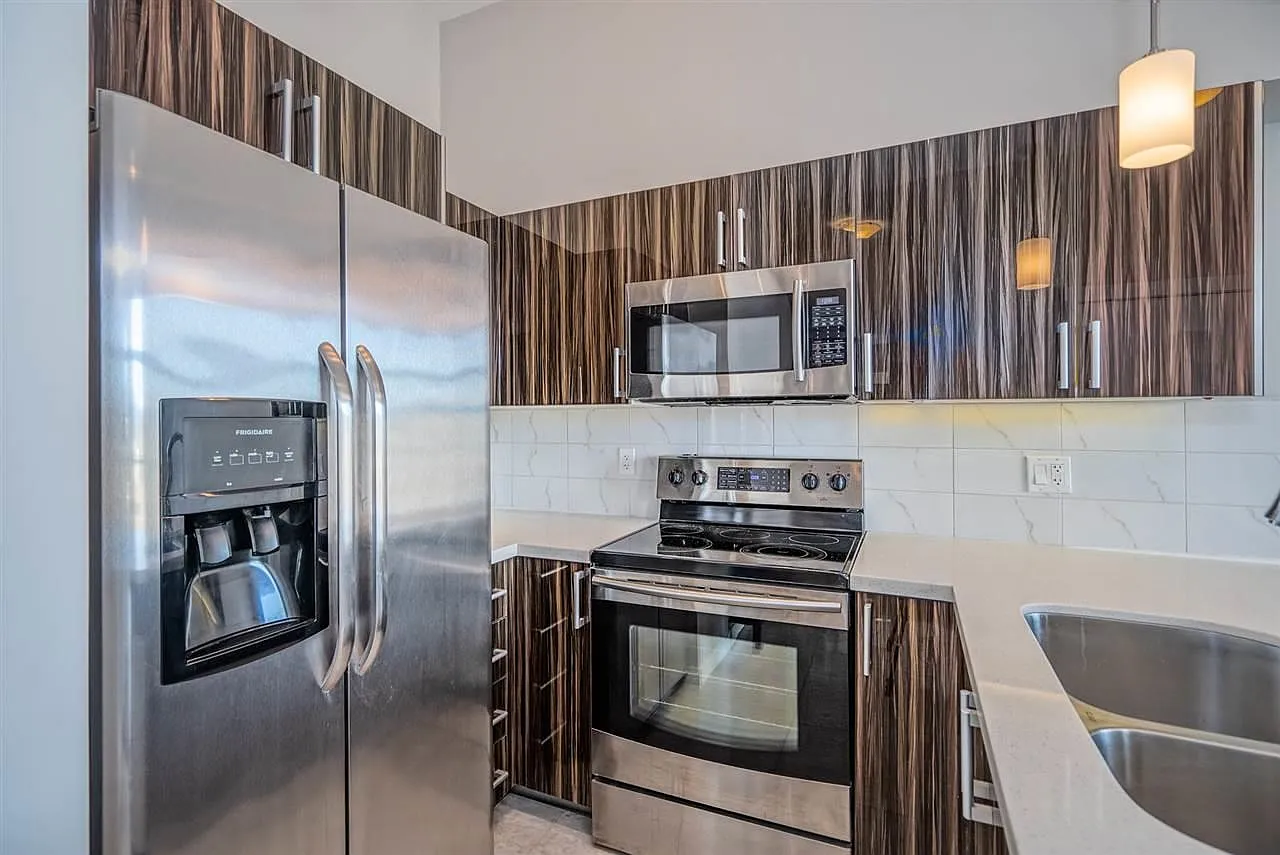 1 bed, 555 sqft, $1,900 — Photo 3