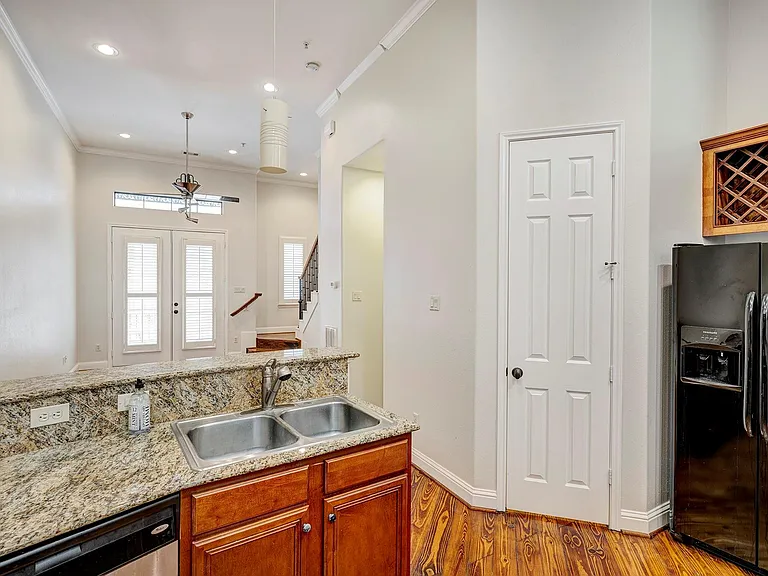 2346 Camden Dr #C — Photo 5