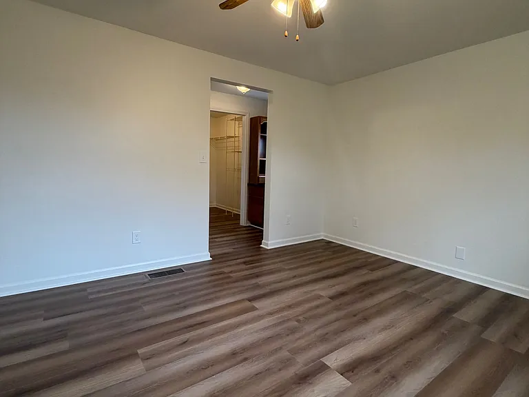 99 Phillips Ln — Photo 18