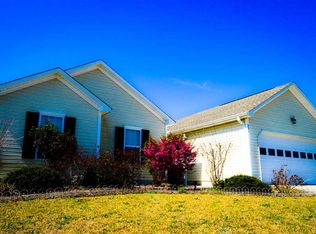 221 Red Carnation Dr, Holly Ridge, NC 28445