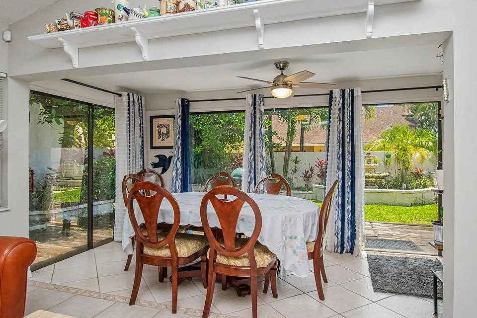 3 bed, 1984 sqft, $4,200 — Photo 2