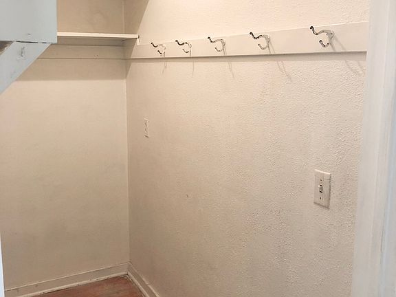 4th image of 1002 15th St N #201