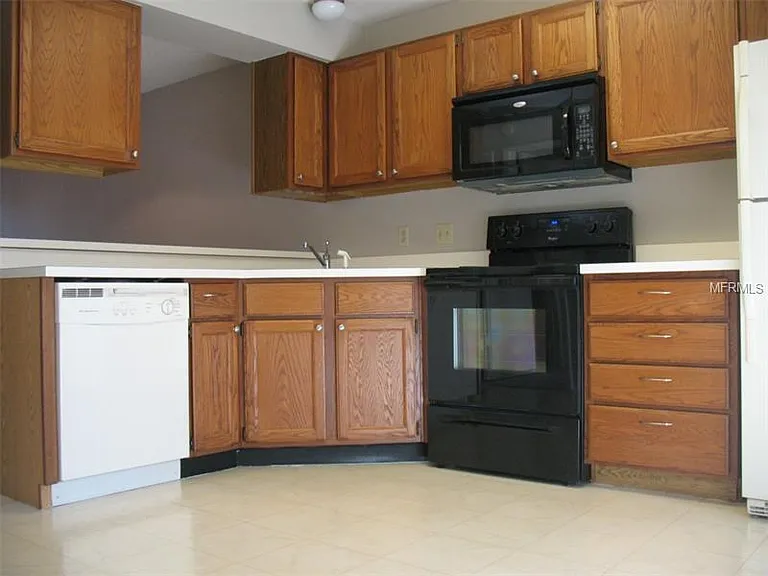 116 Reserve Cir #108 — Photo 4