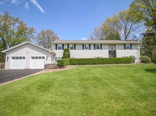 18 Queen Anne Ln, Wappingers Falls, NY 12590