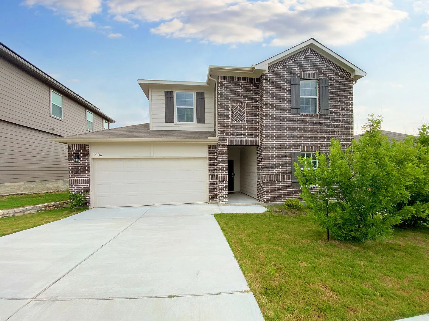 Charming & Spacious 4BR/3BA Home in Forest Bluff Modern Living Near Tesla & Downtown! — Photo 1