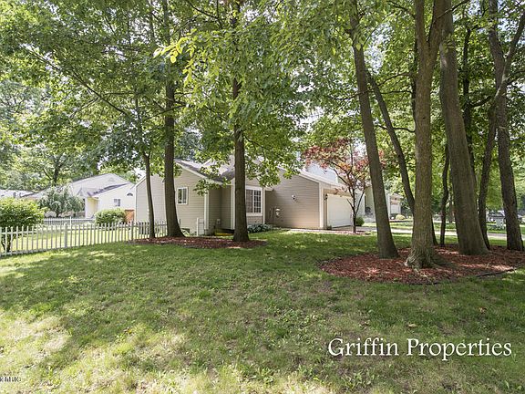 2nd image of 862 Summer Creek Ct SE