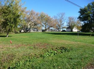 1326 W Willow Dr, Oak Creek, WI 53154