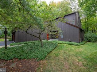 5 Timber Fare Dr, Spring House, PA 19477