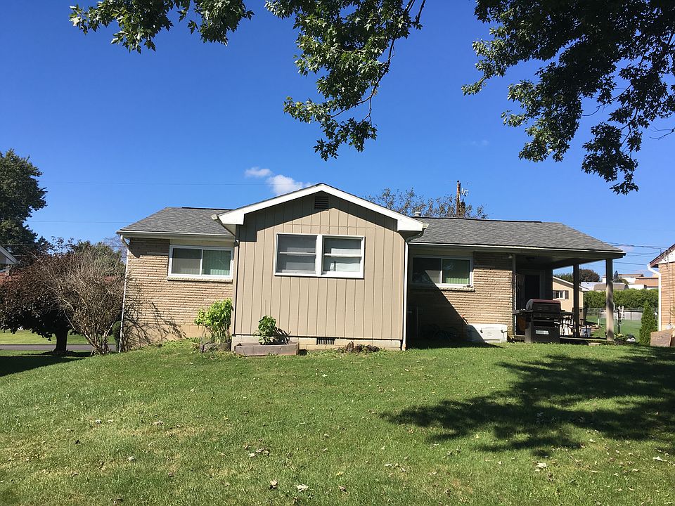 2nd image of 40 Martha Ave