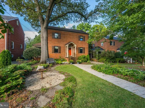 712 S Wayne St, Arlington, VA 22204