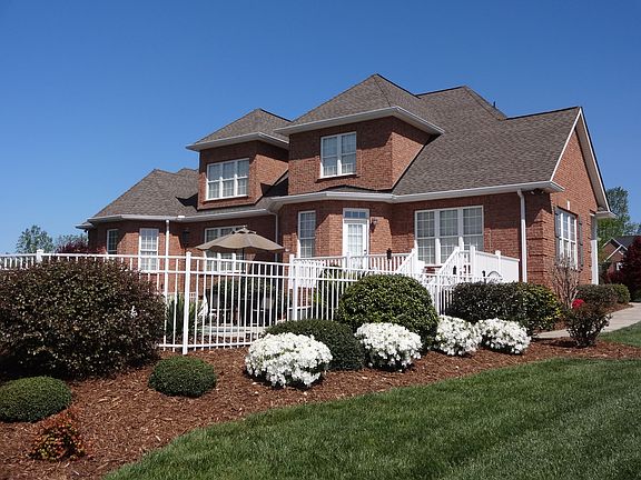 5th image of 169 Foxglove Dr