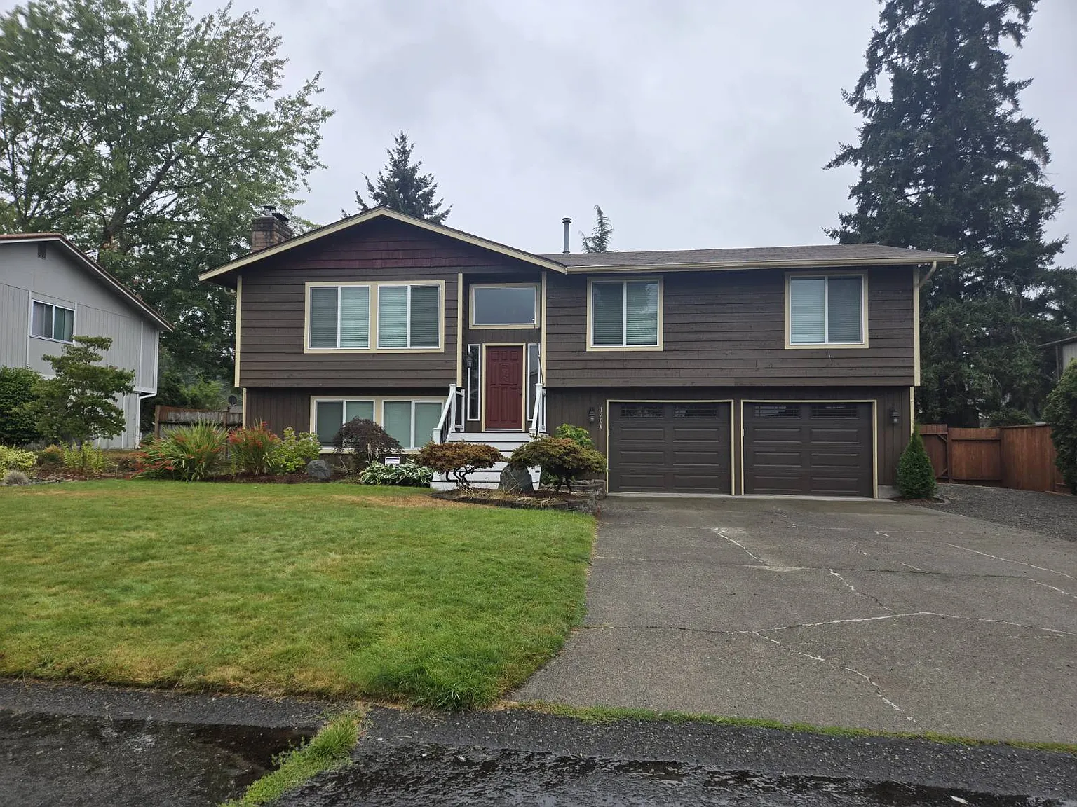 3 bed, 1968 sqft, $2,995 — Photo 1