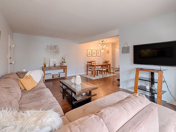 3rd image of 5608 Bloomfield Dr APT 104