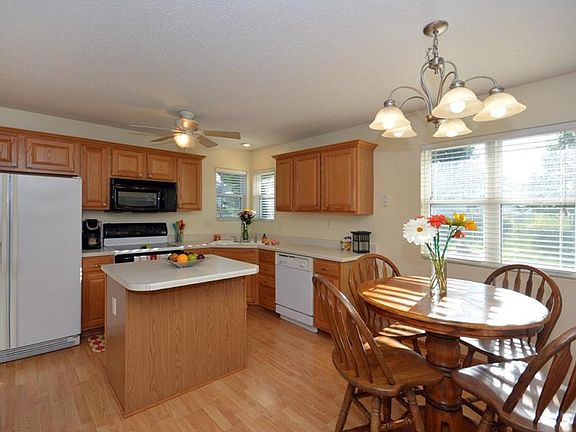 2nd image of 3209 SW Townpark Cir