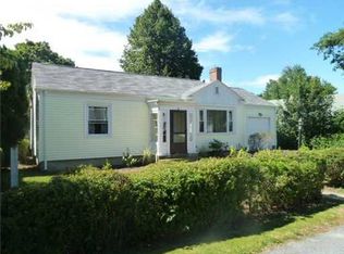 27 Dudley Ave N, Middletown, RI 02842