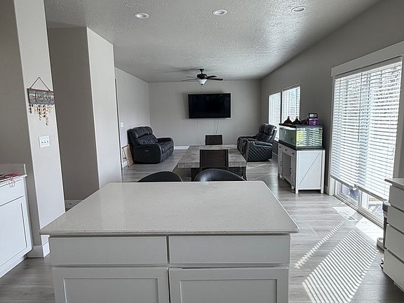 4th image of 437 N 650 E