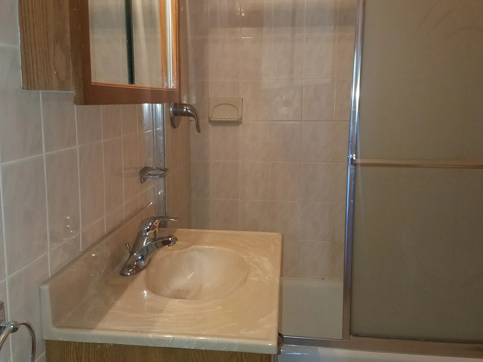 1 bed, 1.0 bath, $2,101 — Photo 3