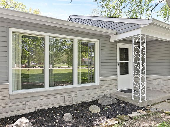 4th image of 7365 Rainbow Ln N