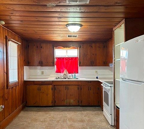 3rd image of 6701 Mountain View Ave