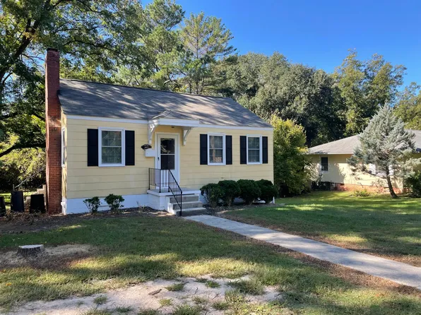 401 W Noble St, Louisburg, NC 27549