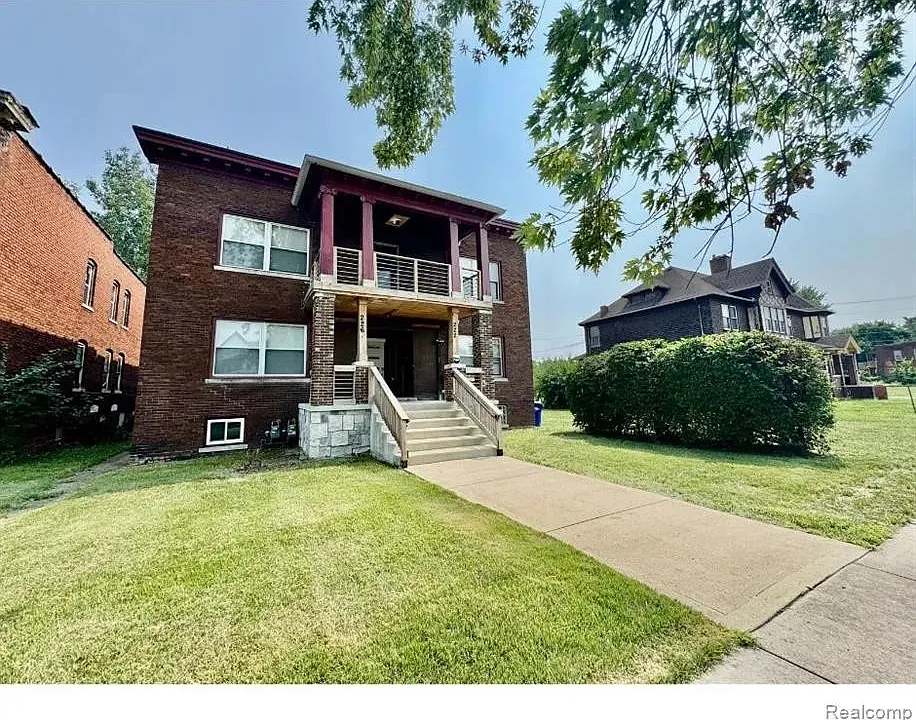 226 Kenilworth St #2