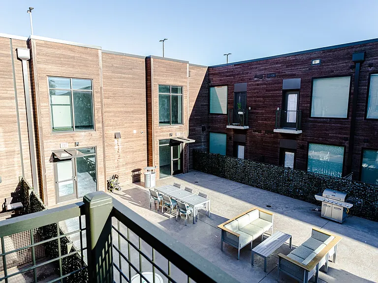 1800 E 4th St #306 — Photo 8