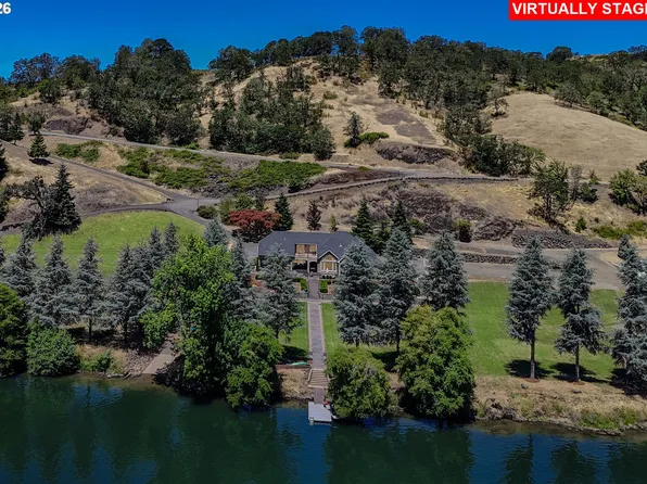 355 Boatwatch Ln, Roseburg, OR 97470
