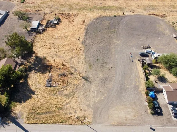 W Almond St, Dos Palos, CA 93620