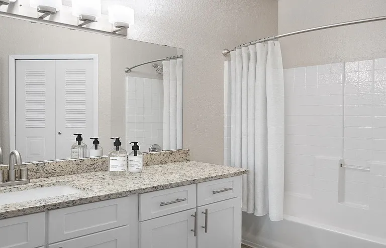 Westlake Apartment Homes — Photo 10