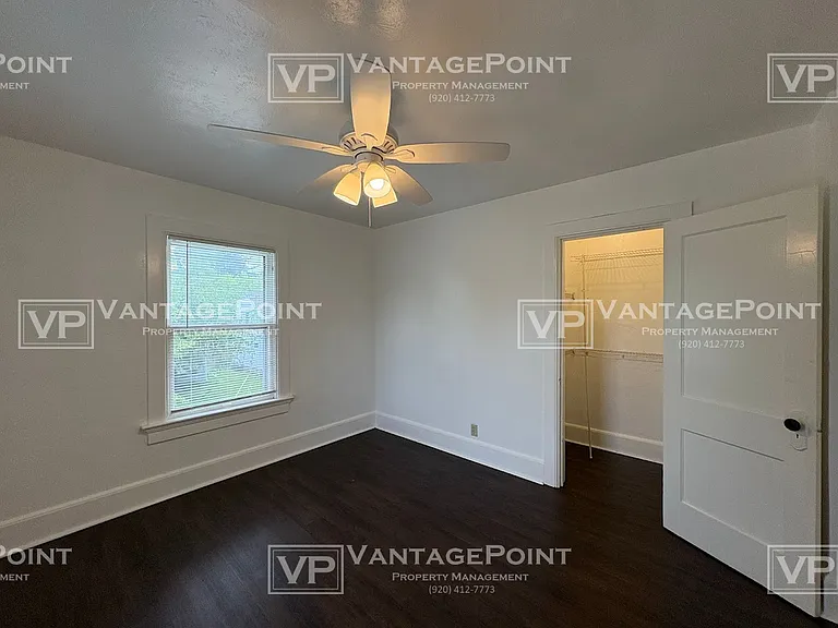 123 Oak St — Photo 6