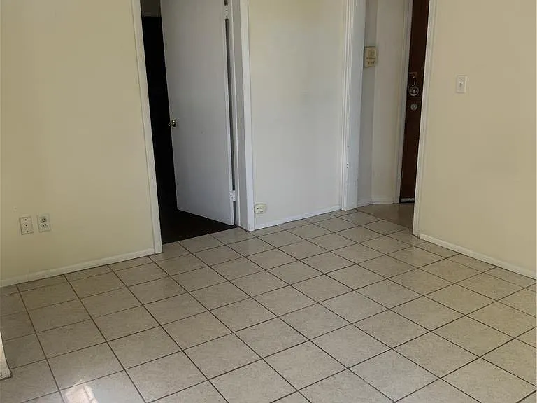 717 Center St #2F — Photo 5