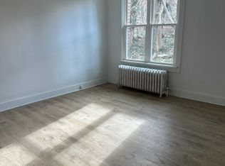 5882 Darlington Rd, Pittsburgh, PA 15217