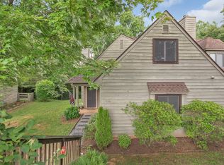 1045 Amber Ridge Rd, Charlottesville, VA 22901