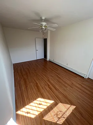 Rented by Ritz Realty NY Corp. | media 27