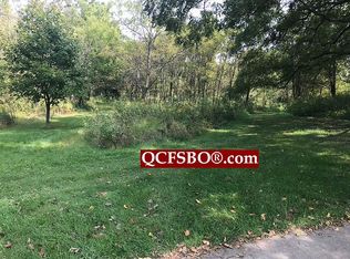 2890 Pleasant Ridge Ct, Bettendorf, IA 52722