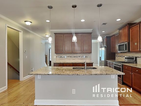 5th image of 516 Leighton Woods Ct