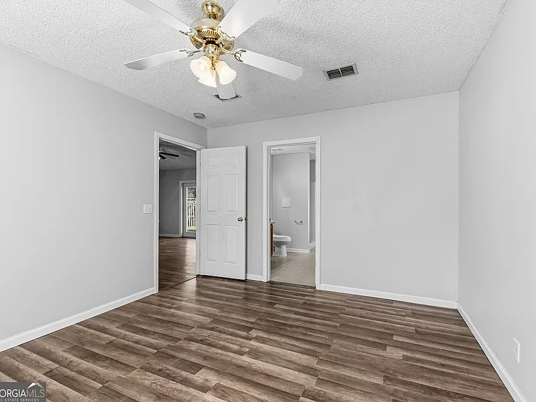 401 Maggie Way — Photo 18