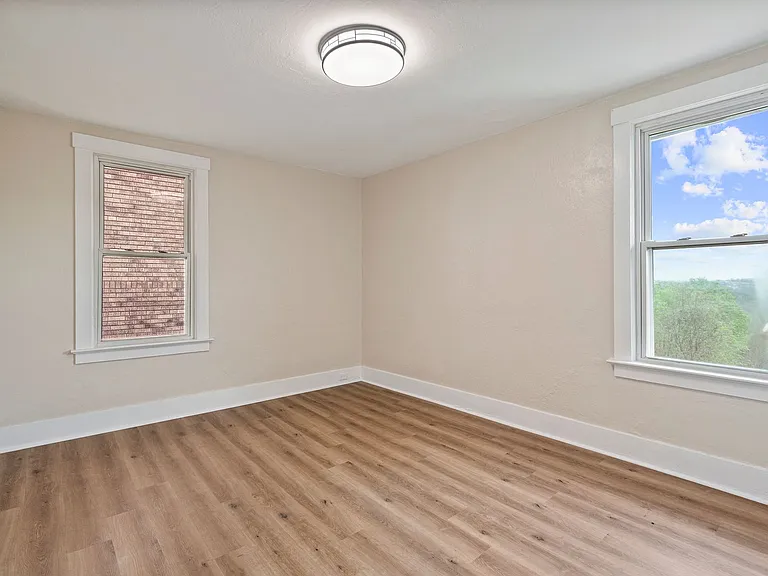 1680 Potomac Avenue — Photo 9