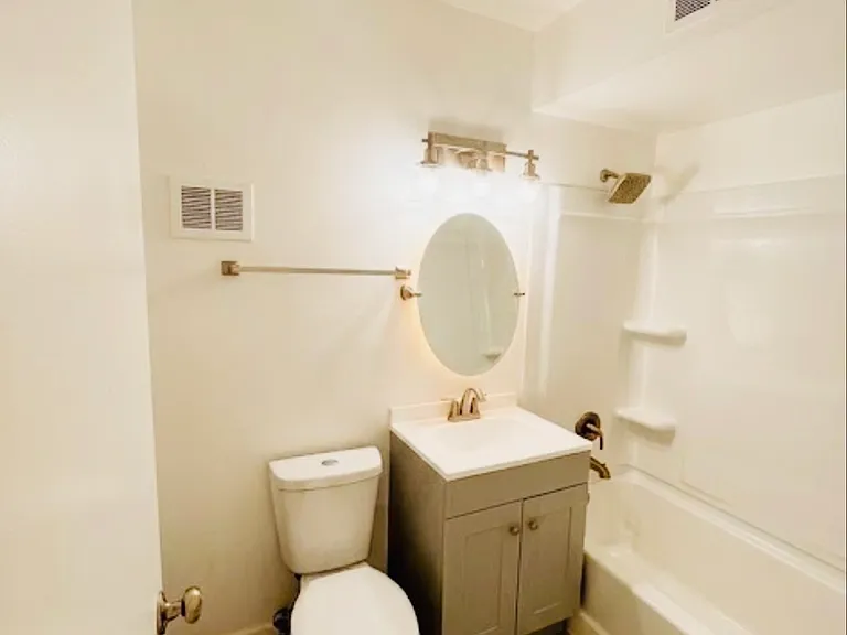 3425 N 76th St #4 — Photo 2