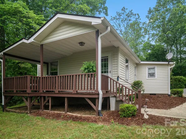 825 Gallimore Rd, Flat Rock, NC 28731