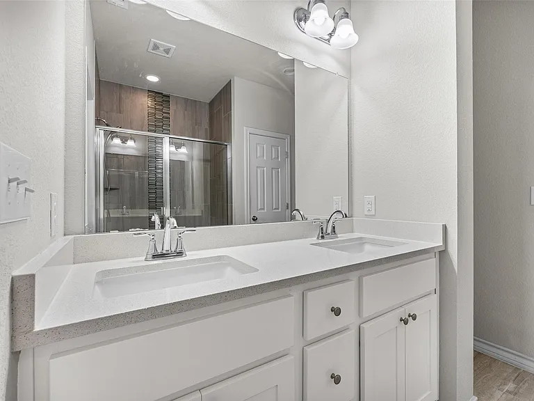 11924 Gilleland Ln — Photo 12