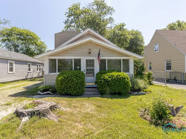 1856 N Stadium Rd, Oregon, OH 43616